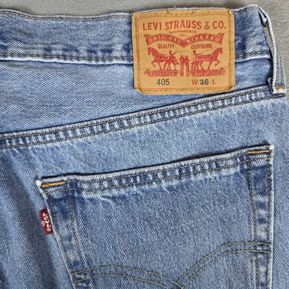 Levi's 550 Relaxed Fit Denim Shorts Men's Size 36 Light Wash Blue Jean Shorts